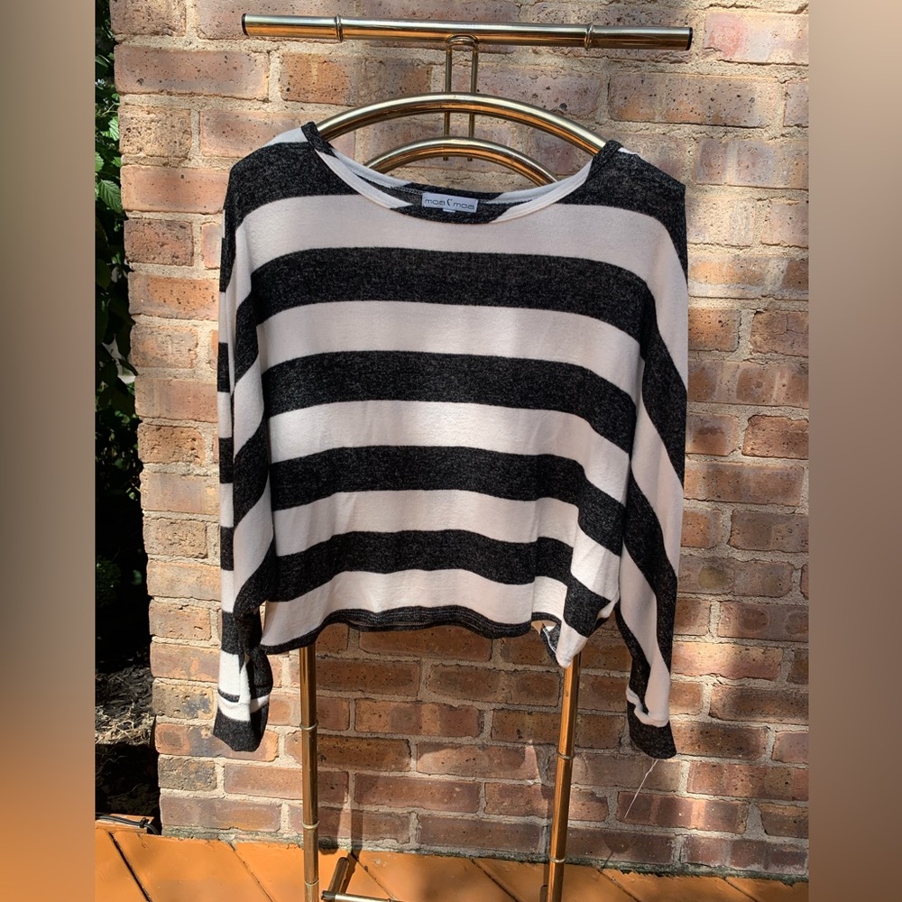 NWT crazy soft Moa Moa Black & White striped sweater, size Medium